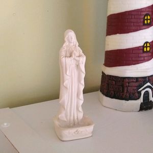 Small Marian statue FREE if bundled